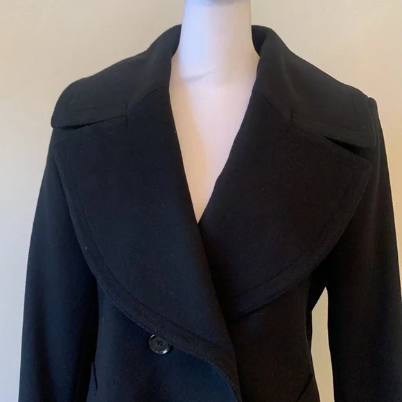 Burberry Wool and Cashmere Peacoat. NWT. Size 10. Black - Picture 4 of 10